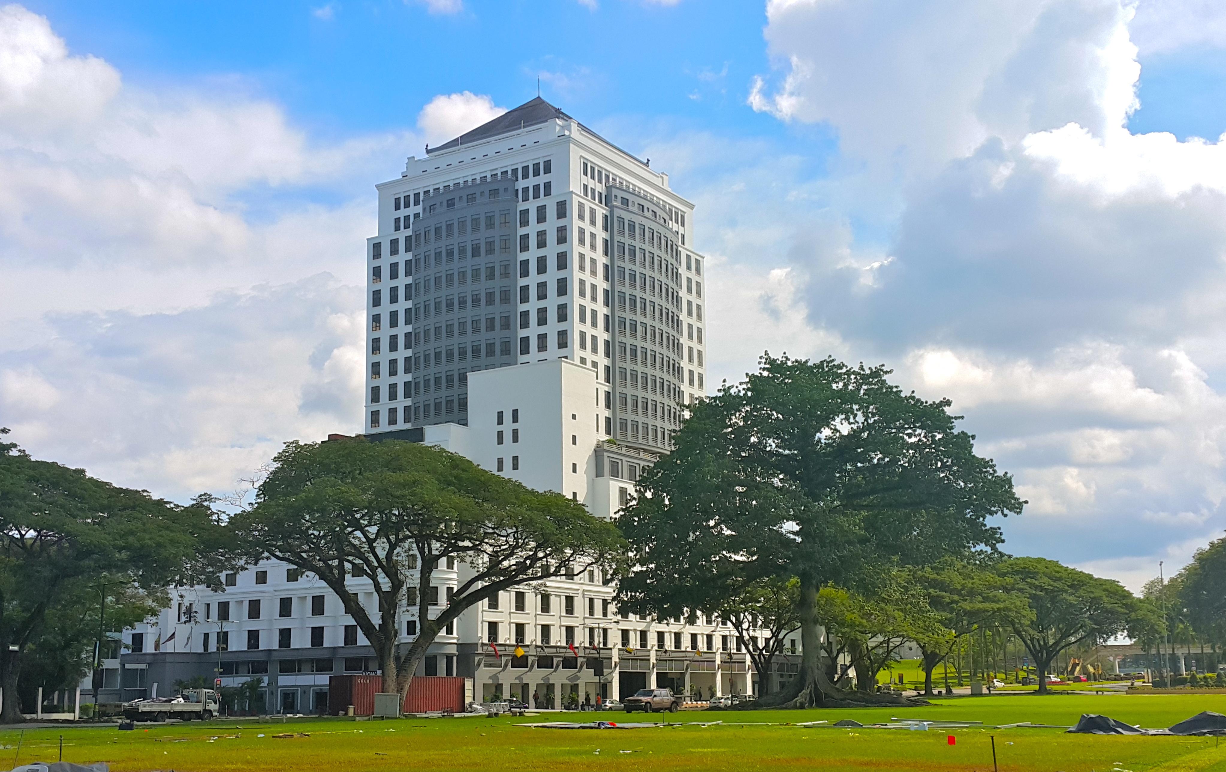 Merdeka Palace Hotel & Suites Kuching Exterior foto